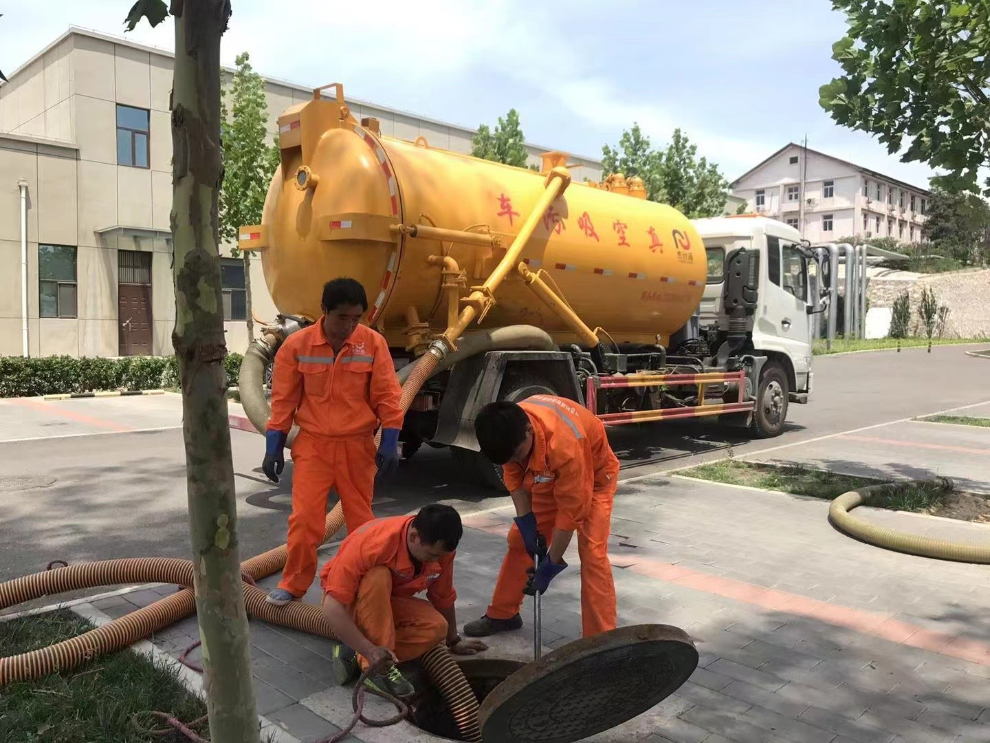 平邑化粪池清理与5-8吨吸粪车施工效率分析
